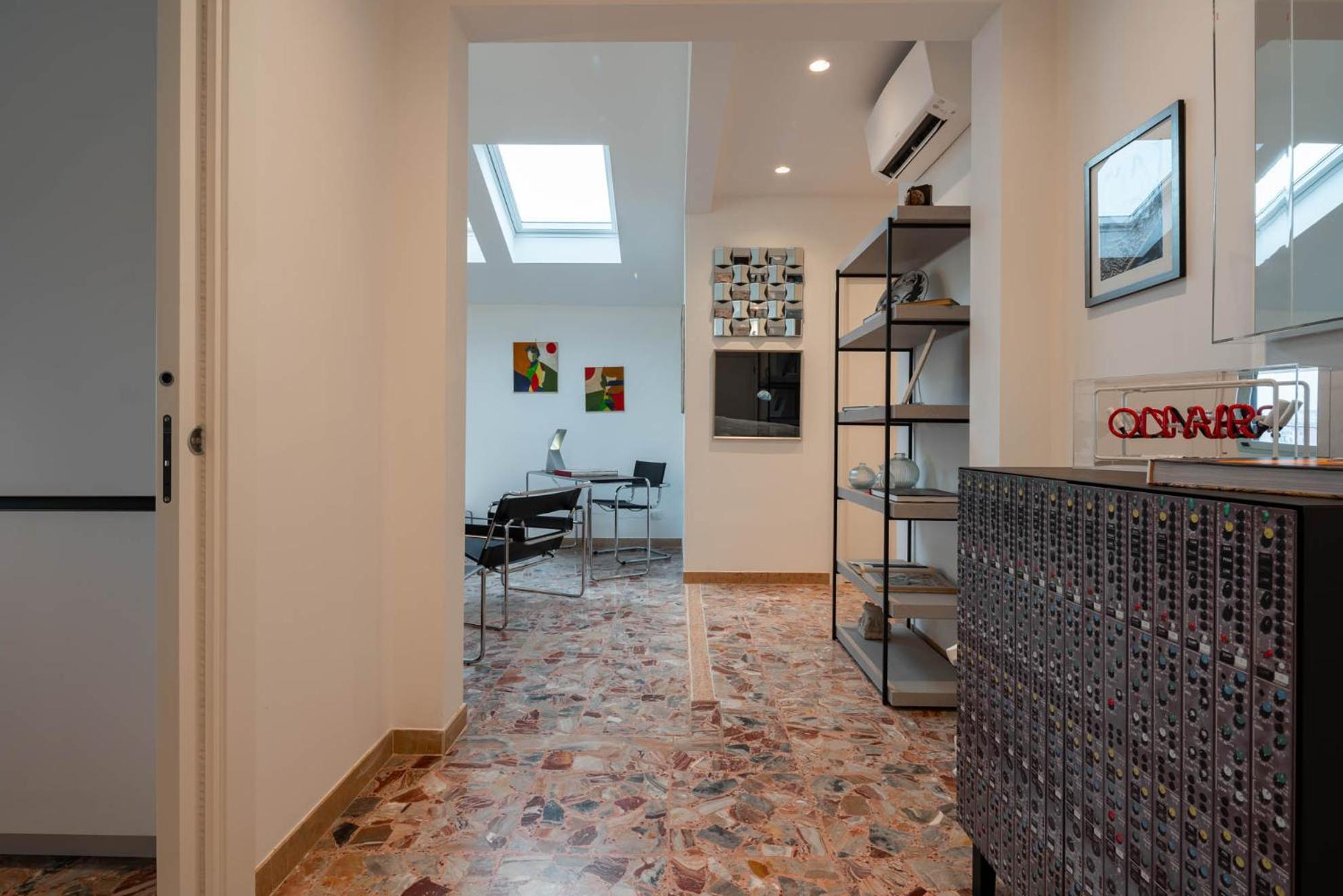 Iconic - View In Apartment Venedig